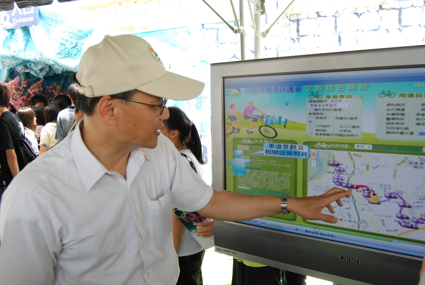 1000608新聞相片-謝燕儒處長介紹自行車路網資訊系統DSC_1804new.JPG