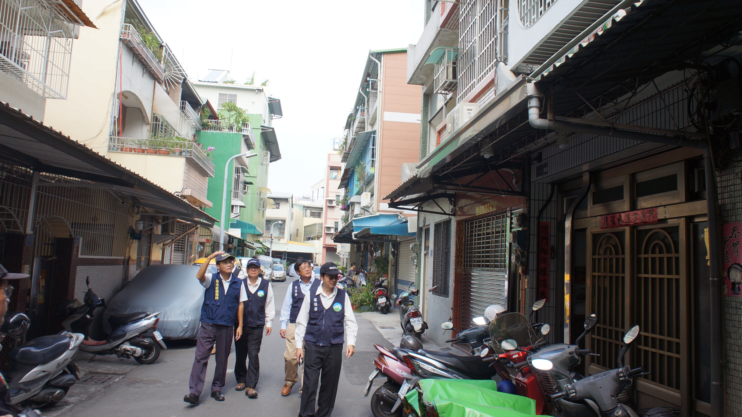 張副署長視察雨水溝(天溝)防治作為.JPG