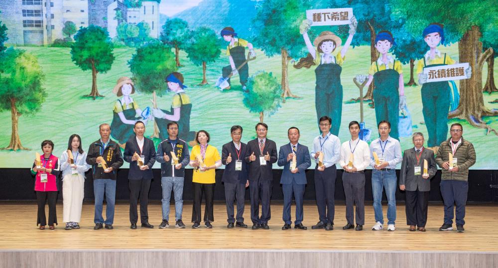 優良認養獲獎單位大合照_優等獎.jpg
