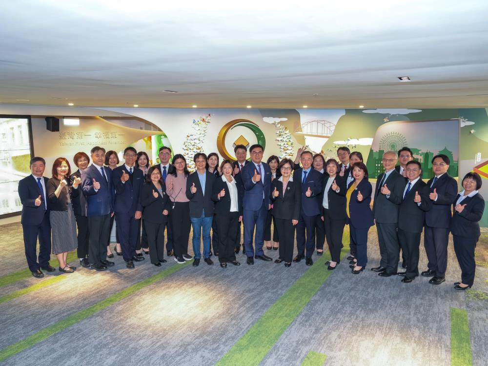 3響應減塑「袋袋箱傳」 第一銀行募集1.6萬個二手袋獲環境部表揚.jpg