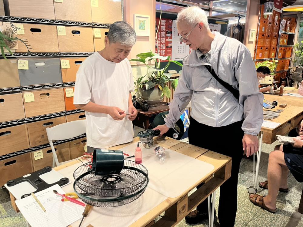 5活動邀請10幾個攤位提供不同物品的維修服務.jpg