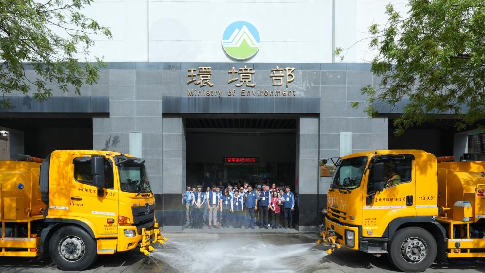 灑水車降溫展示.jpg