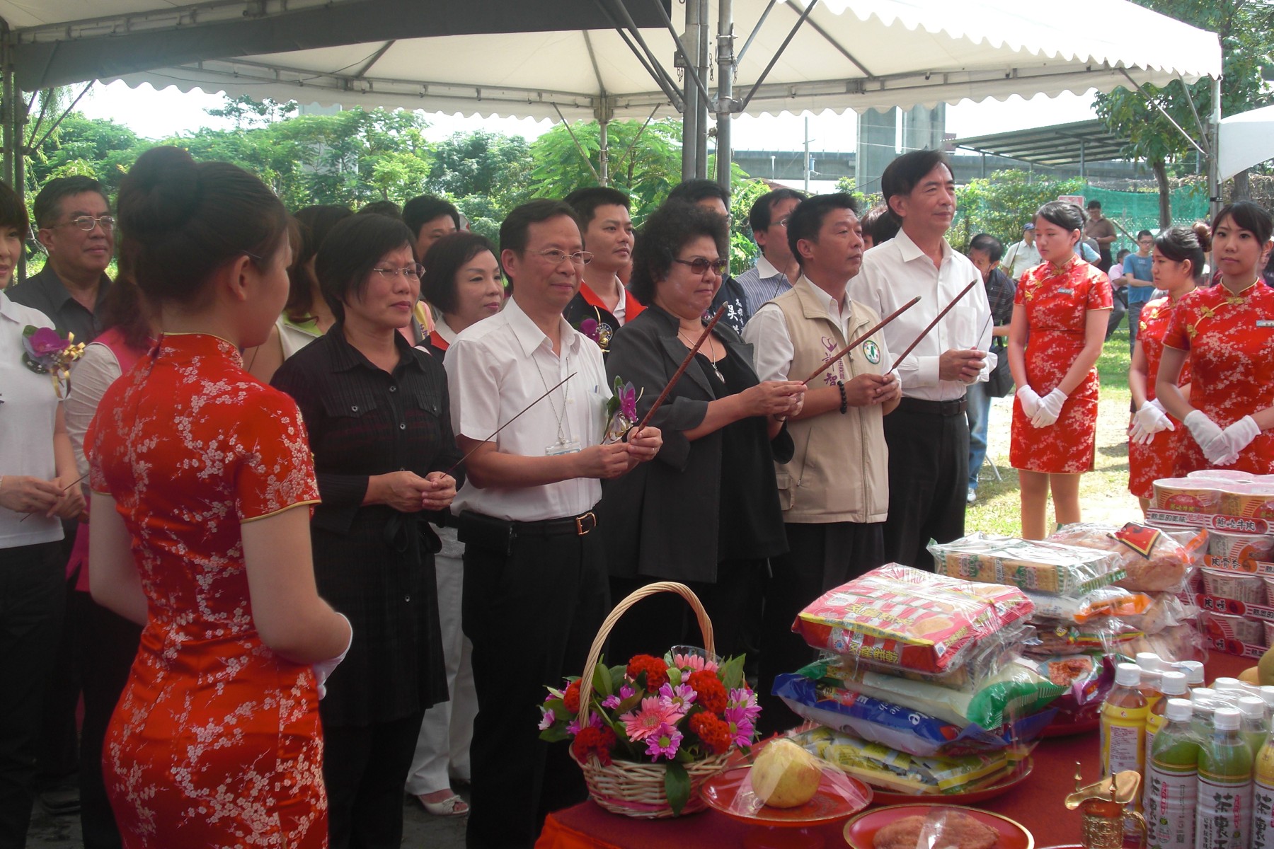 署長與陳菊市長主持祭祀儀式.jpg