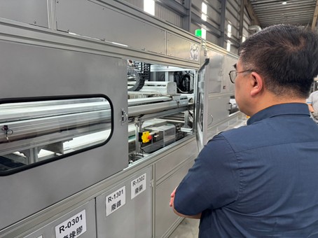 114年7月22日彭部長再次率隊前往廢太陽光電板處理廠_1.jpg