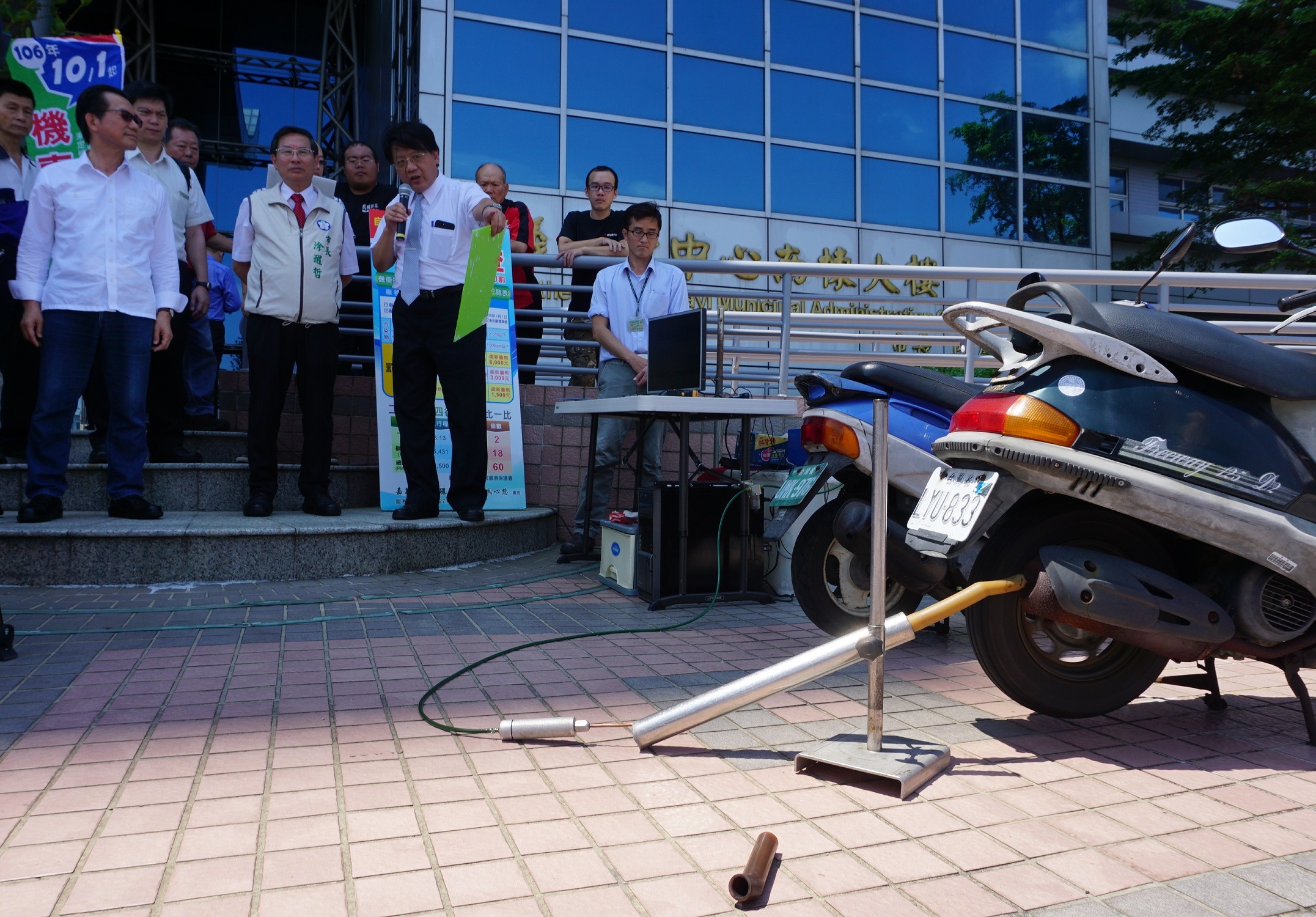 1070801新聞相片-機車排放檢測顯示二行程機車碳氫化合物(HC)排放約為四行程機車的20倍.jpg