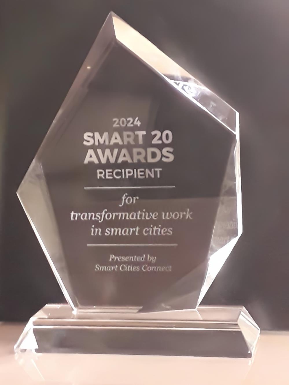 2024 Smart 20 Awards 獎座.jpg