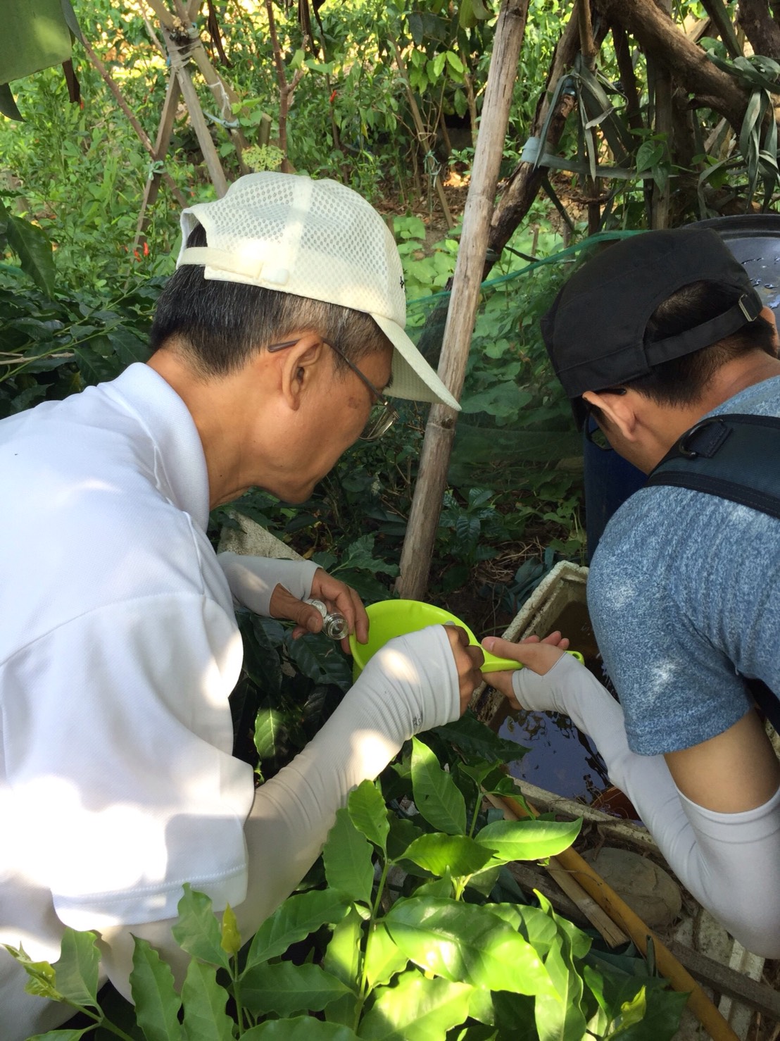 1060929-李學進教授現場指導孳生源清除.jpg