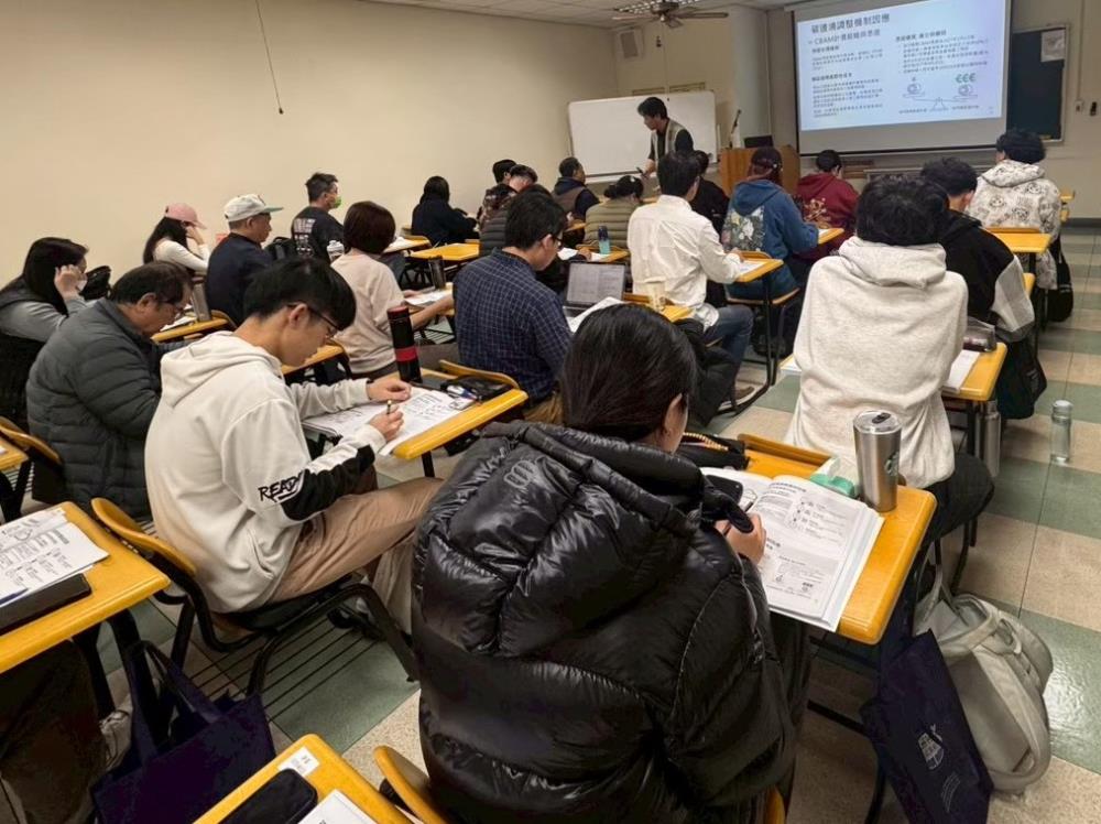 02_中央大學3月班期有多位高中生報名參訓.jpg