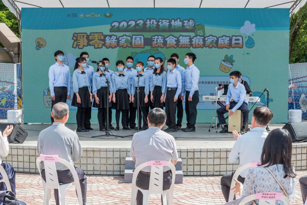 啟明學校啟鳴之聲合唱團開場表演.jpg