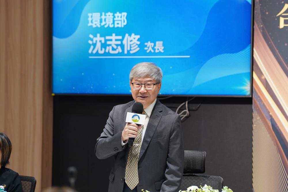 環境部資源循環署與桃園國際機場股份有限公司攜手簽署「推動塑膠資源循環」合作備忘錄