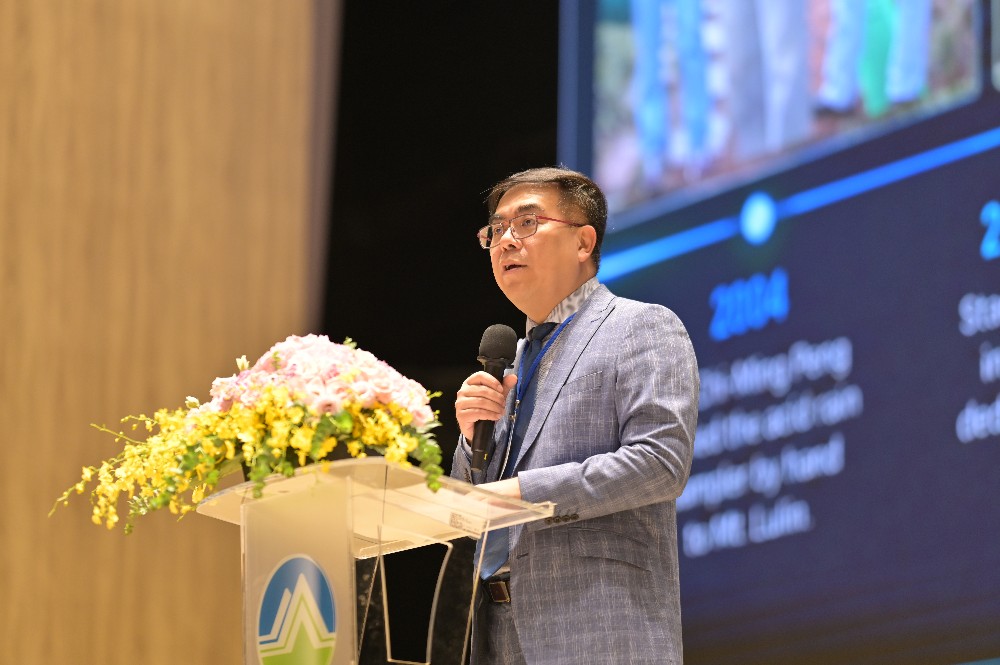 2026年7-SEAS國際研討會 暨鹿林山大氣背景站20週年慶 大合照 彭啓明部長演講